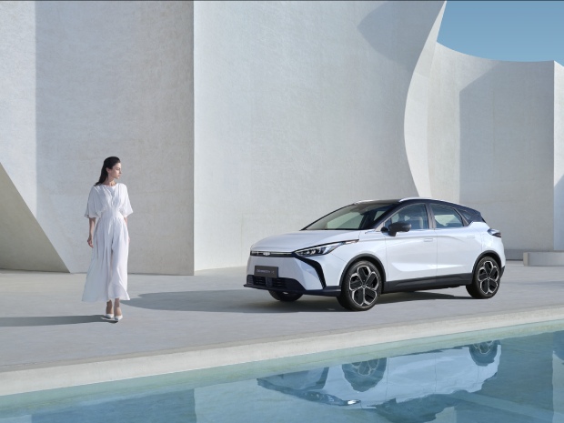 Geely's early adoption of new energy development underscores its dedication to sustainable solutions.