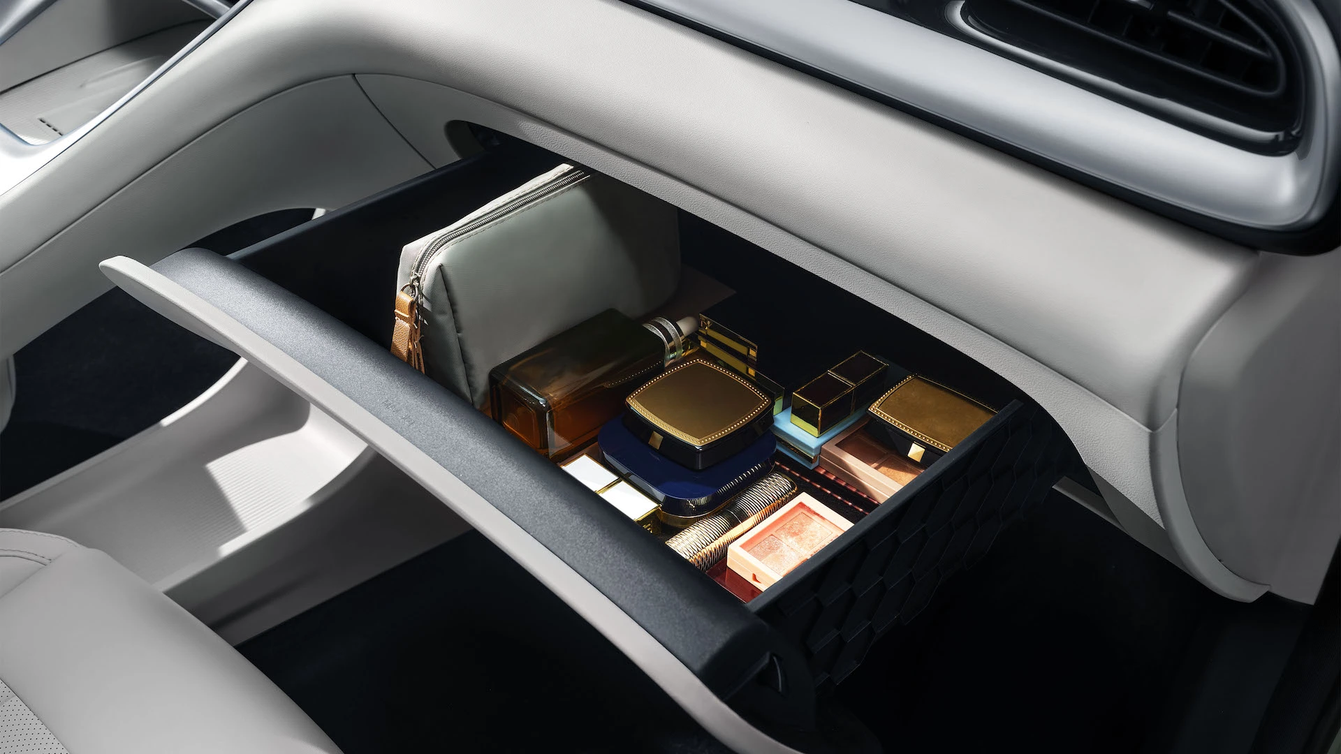 10L PASSENGER SIDE DRAWER